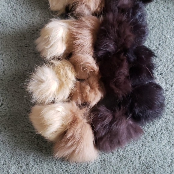 NWT Lorenzo rabbit fur scarf - Picture 2 of 3